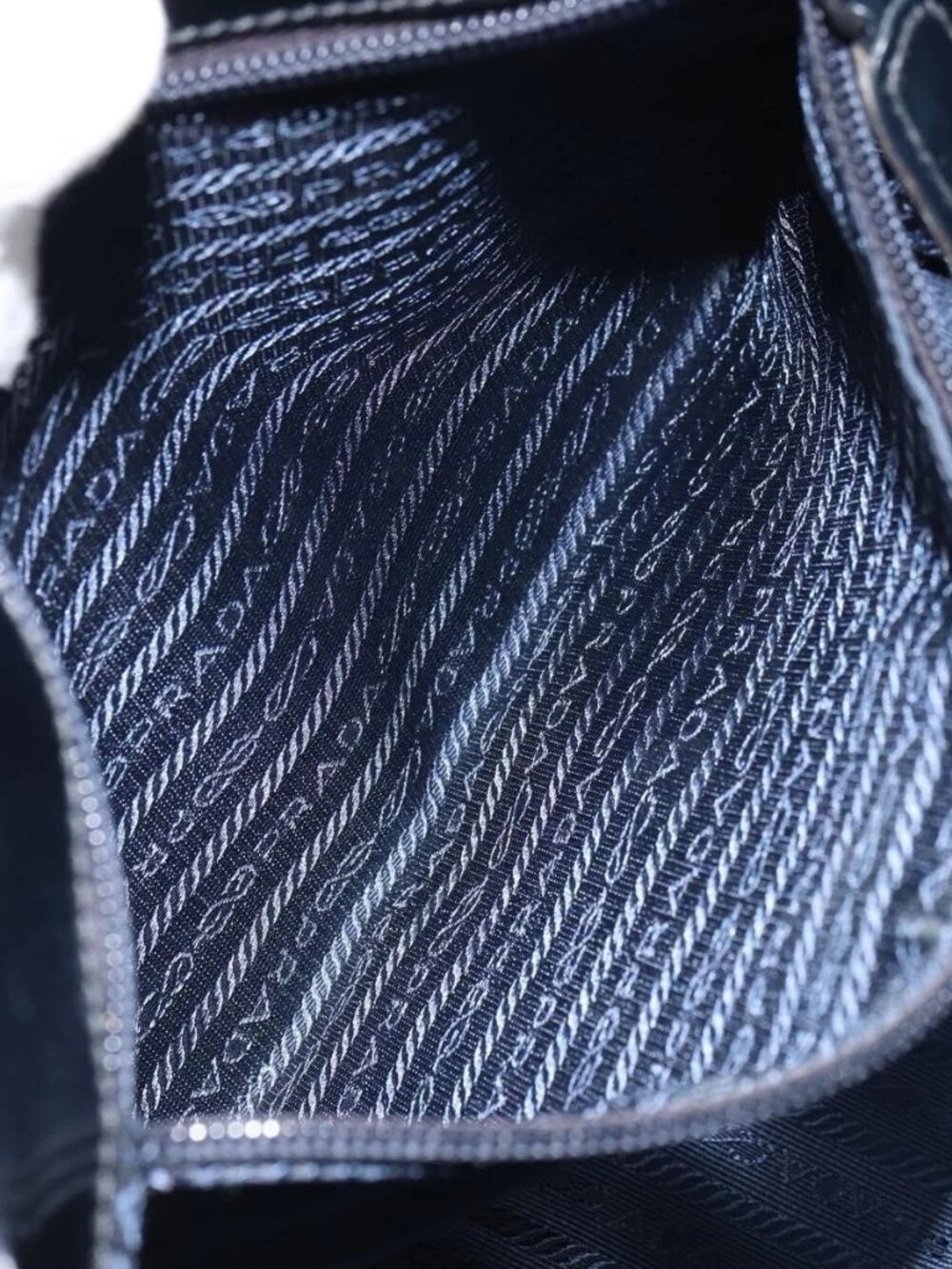 PRADA Hand Bag Enamel Black Silver Auth 160525 - Picture 14 of 16